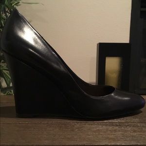 Delman black calf leather wedge size 9M NWB